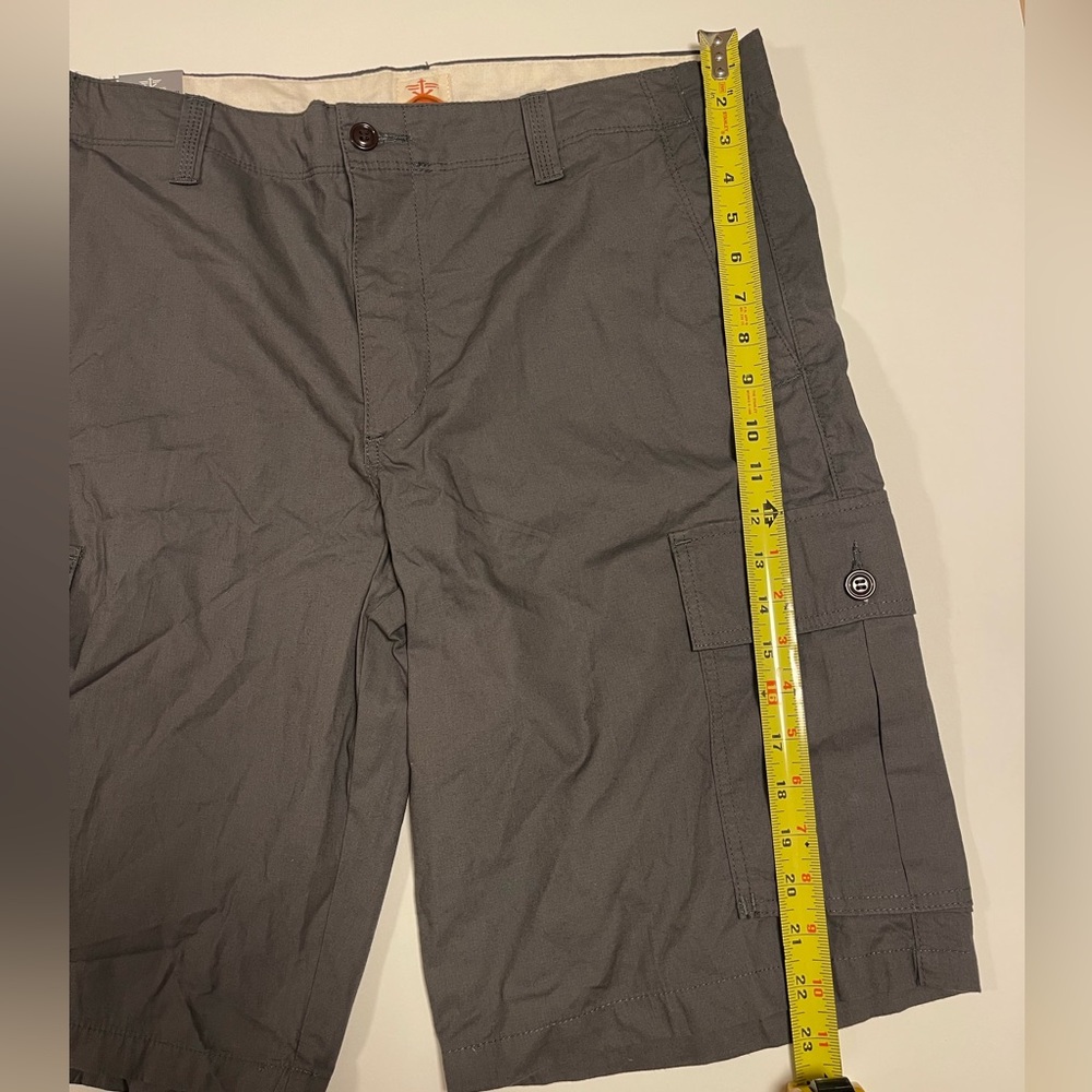 Dockers Dark Gray Cargo Shorts for Men - Picture 7 of 8